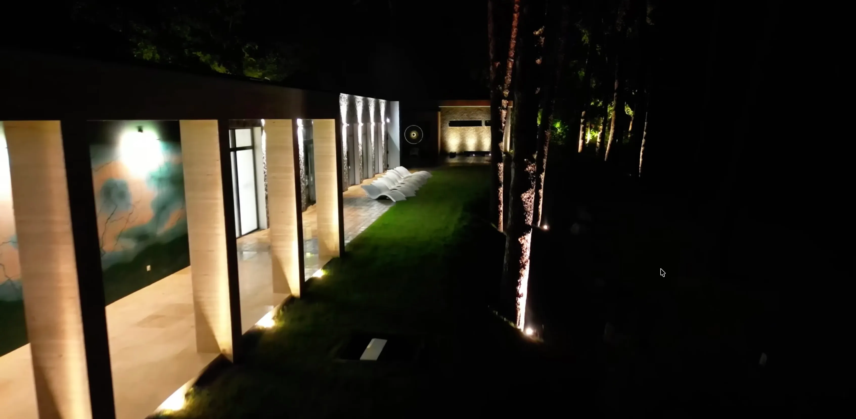 Sauna i SPA wśród drzew, widok z drona